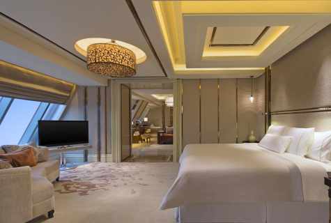 Ceiling in the bedroom: design and registration