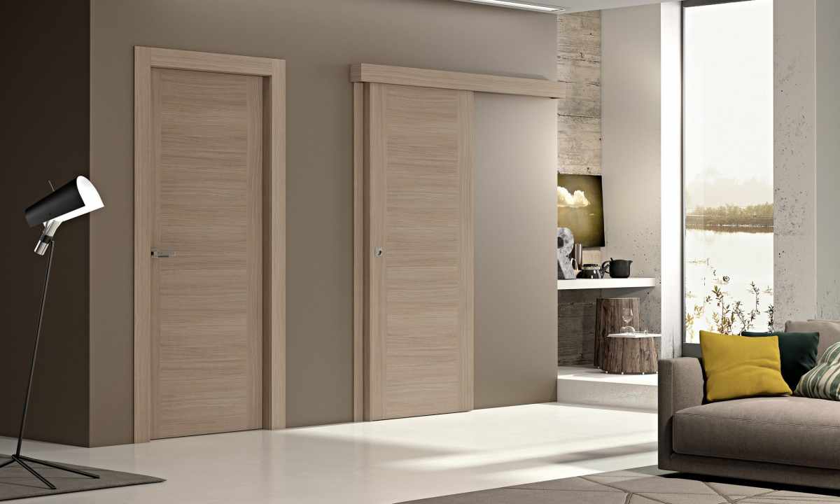 Interroom and outer recoil door: features and advantages