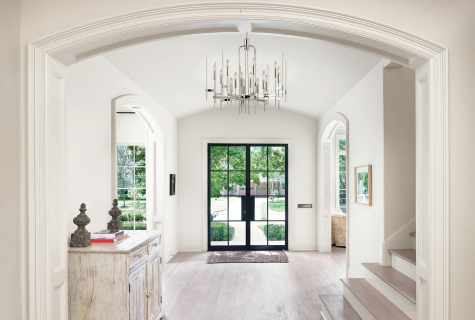 Arch doors in house interior