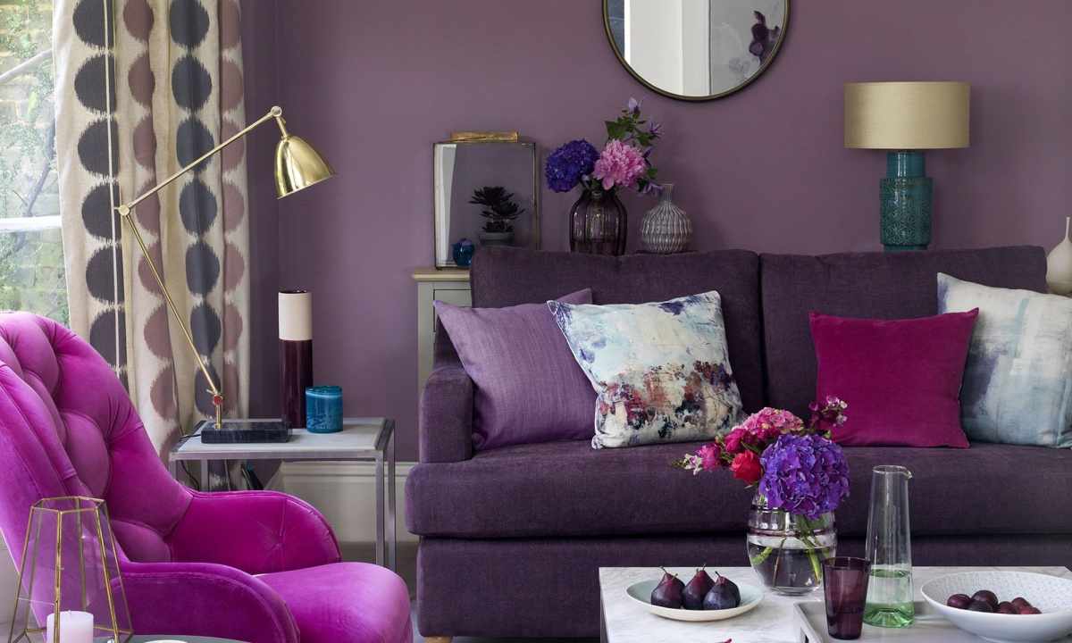 Interior design. Variations with violet color