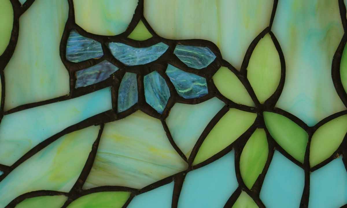 How to make stained-glass window on glass with own hands