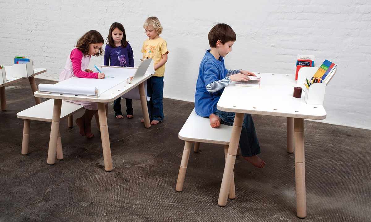How to issue desk for two children