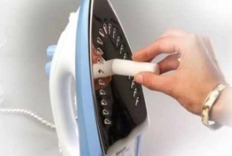 How to clean the iron in house conditions