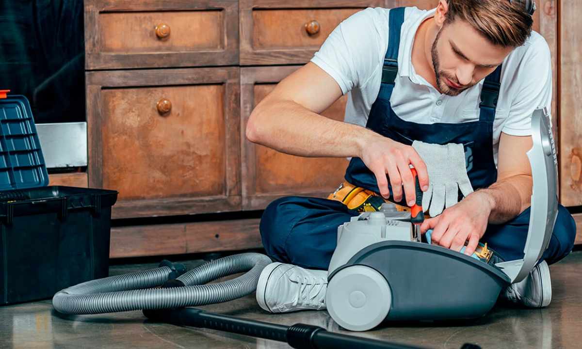 How to disassemble the vacuum cleaner
