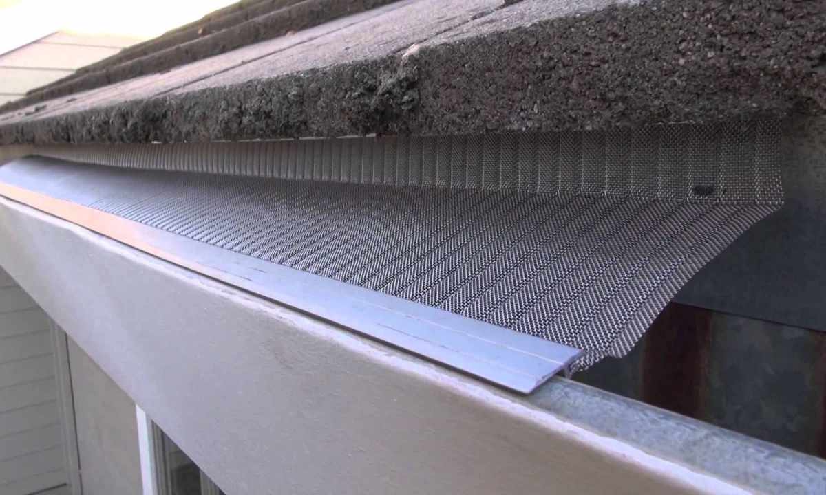 Parapet on roof: selection and installation