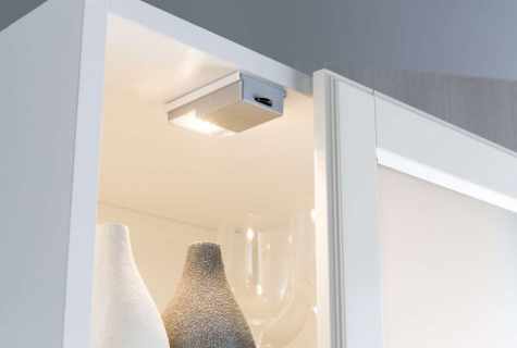 Luminescent surface mounted luminaires: pluses and minuses