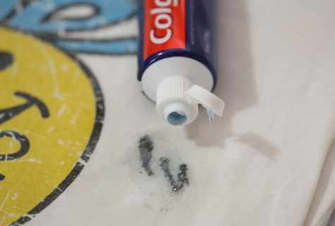 How to remove handle ink from wall-paper