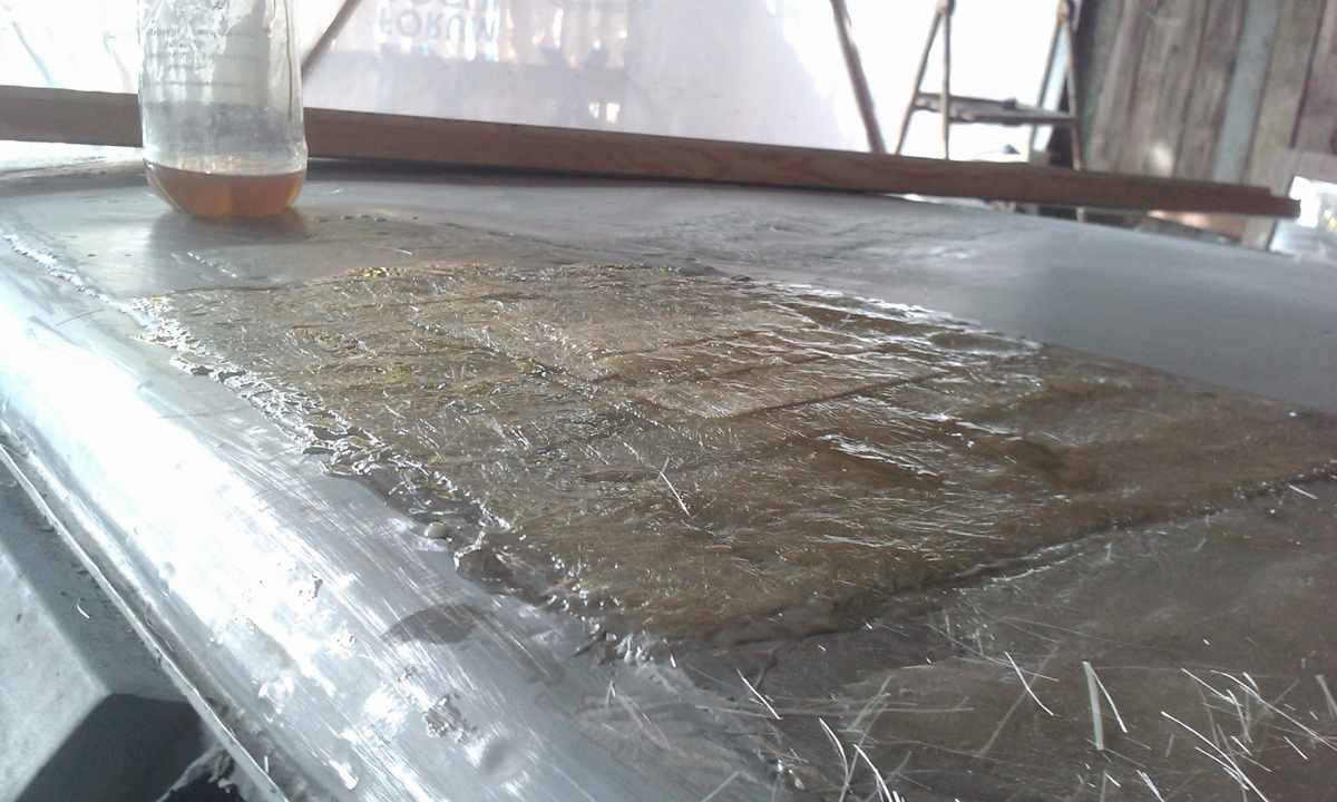 How to work with epoxy resin and fiber glass fabric