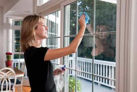 How to remove film from plastic windows