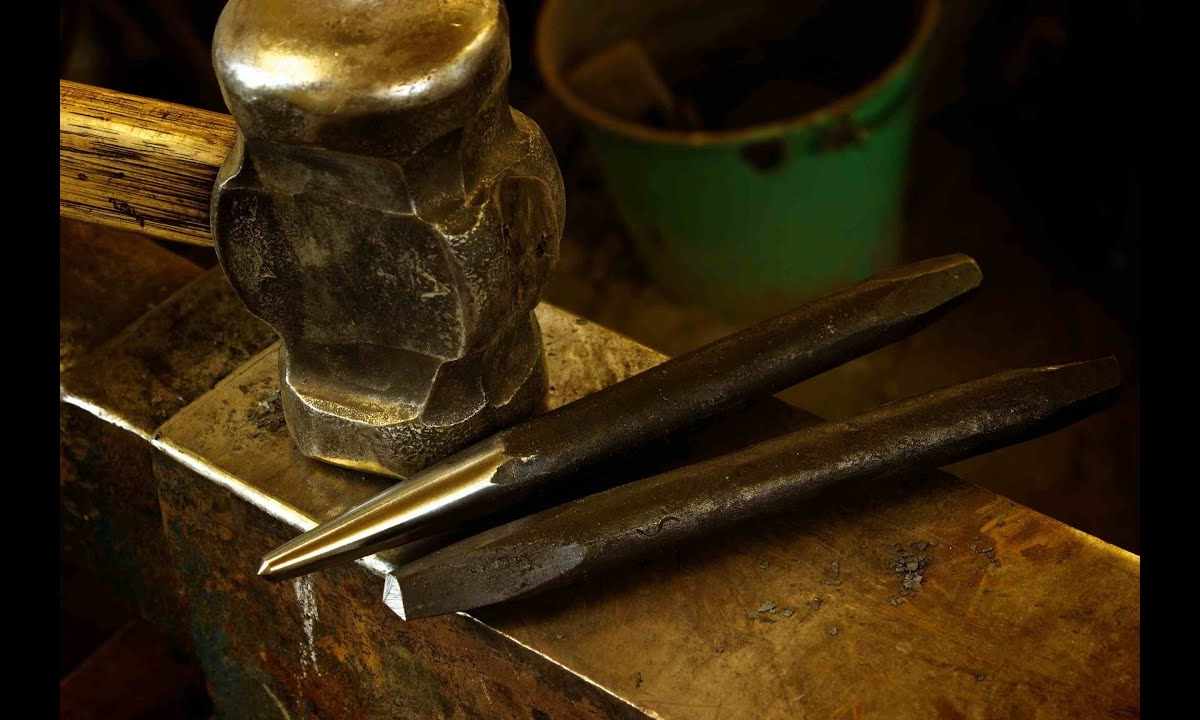 How to forge metal