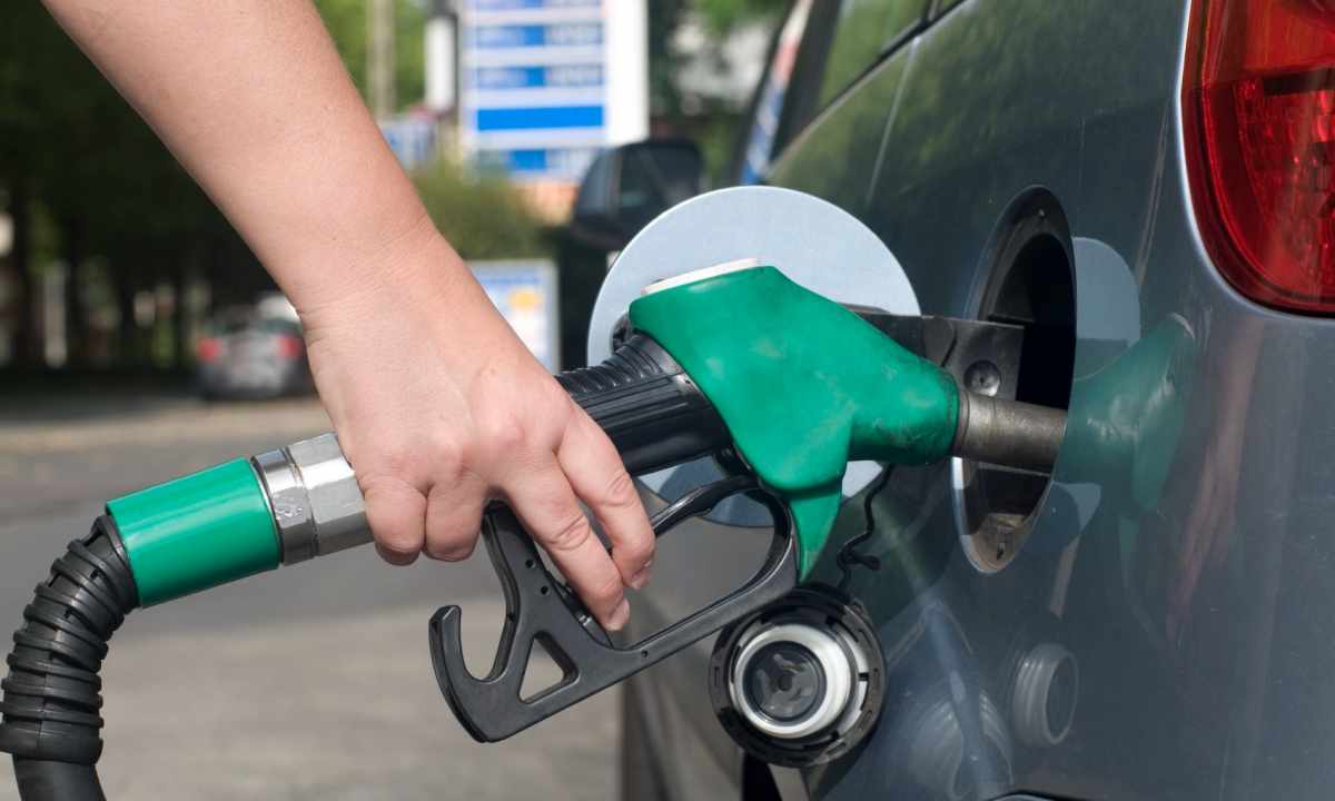 How to replace gasoline pump