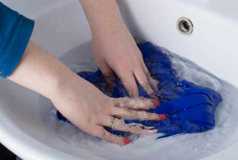 How to wash wax from clothes