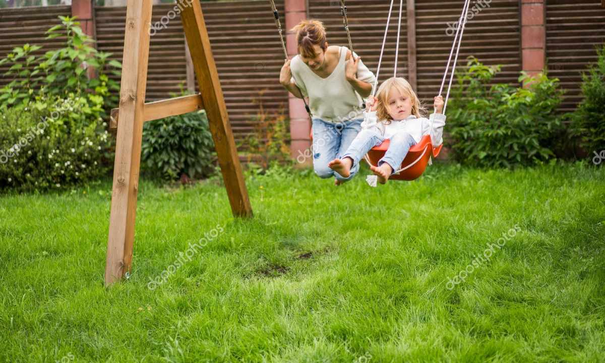 How to choose swing for the child to the yard