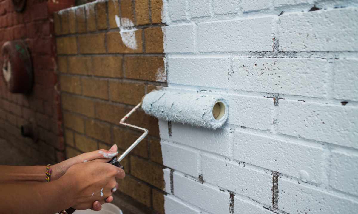 How to paint brick