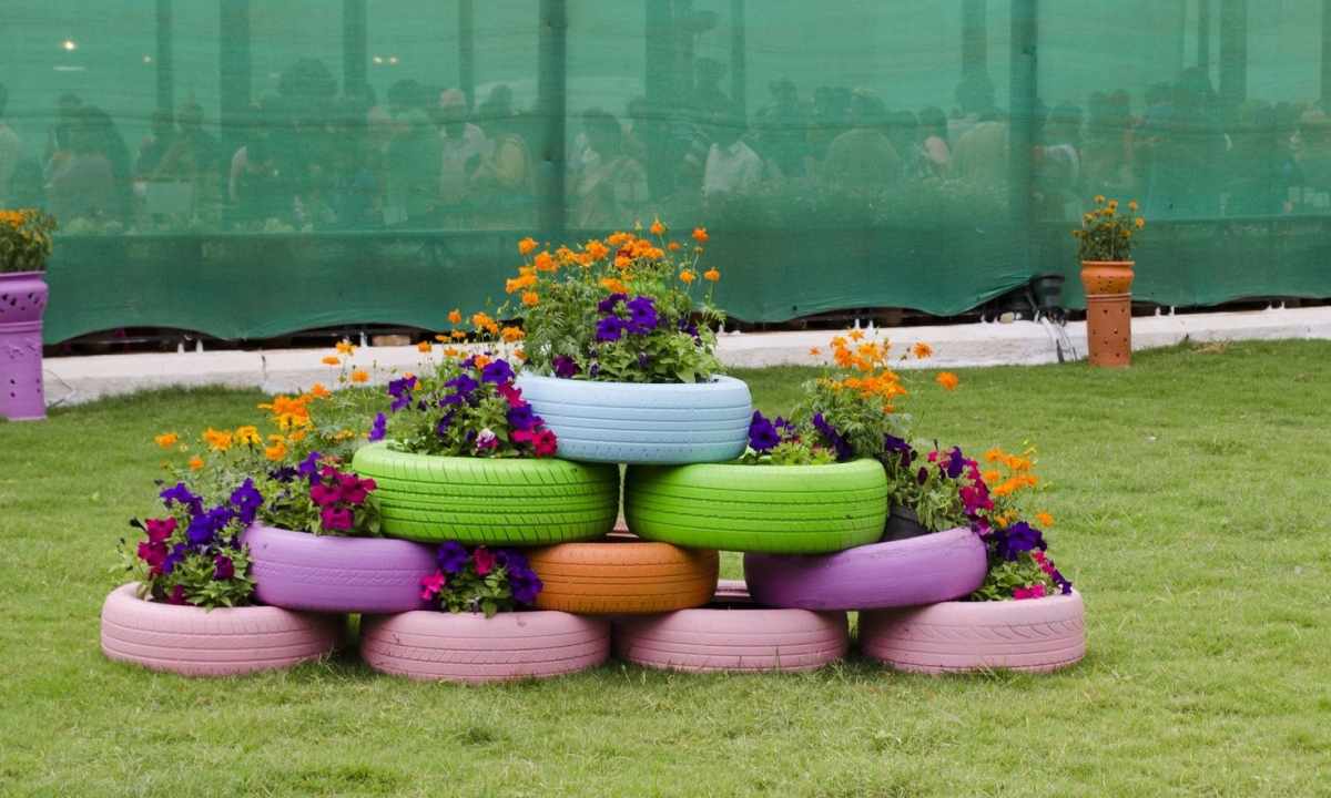 How to make bed of tire in the form of flower