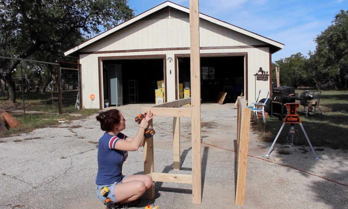 How to make the smoking shed with own hands