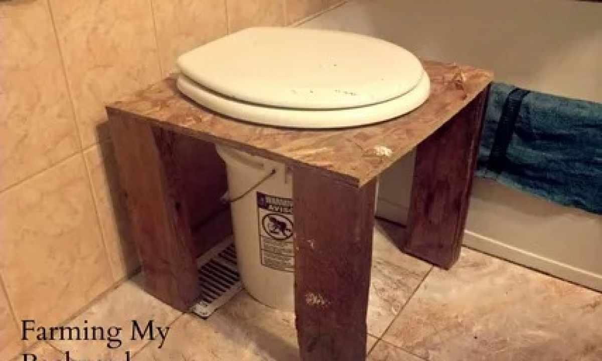 How to construct wooden toilet