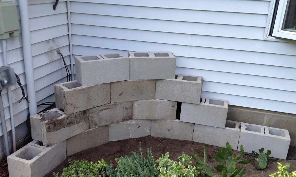 How to stack foundation blocks