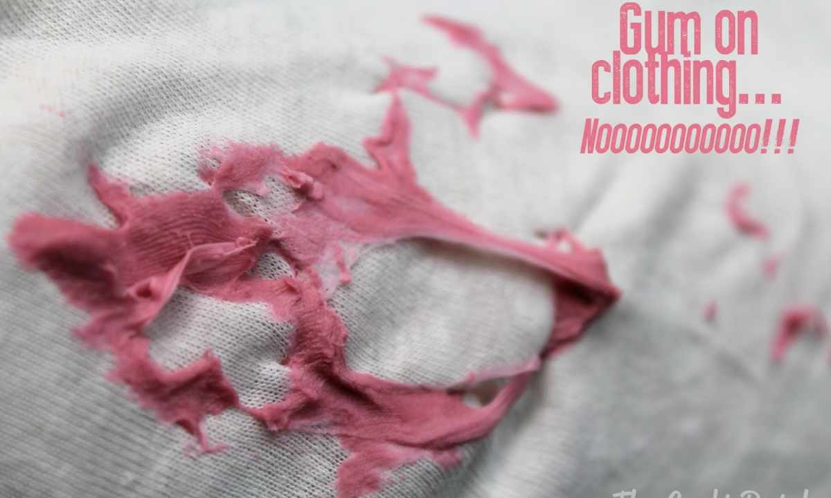 How to peel chewing gum from clothes