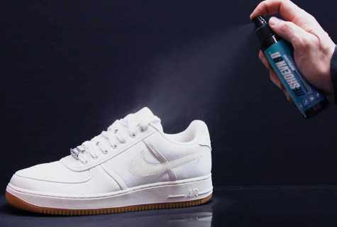 How to clean white sneakers