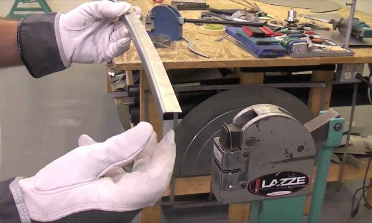 How to manufacture the stretcher