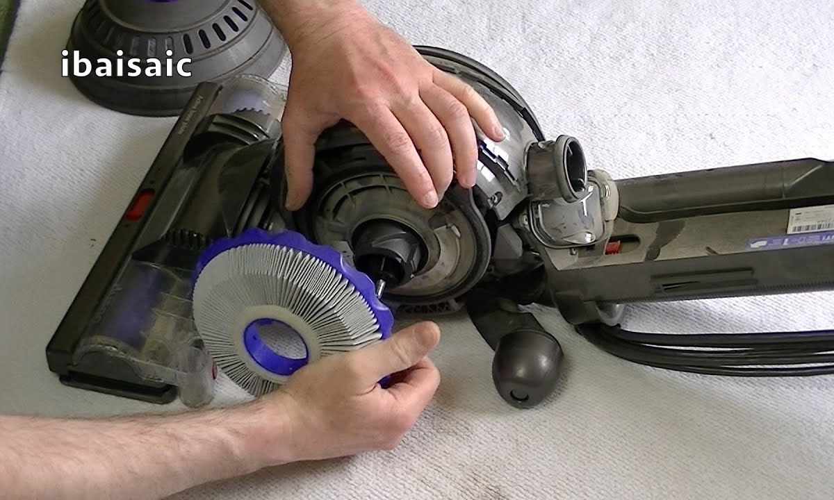 How to remove the vacuum cleaner impeller