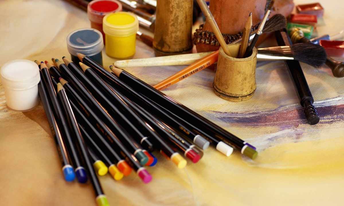 Painting of old furniture: tools and materials