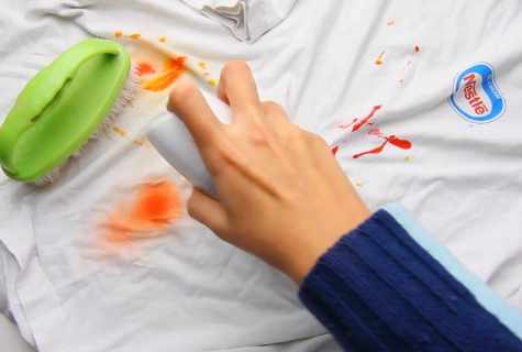 How to remove plasticine from clothes