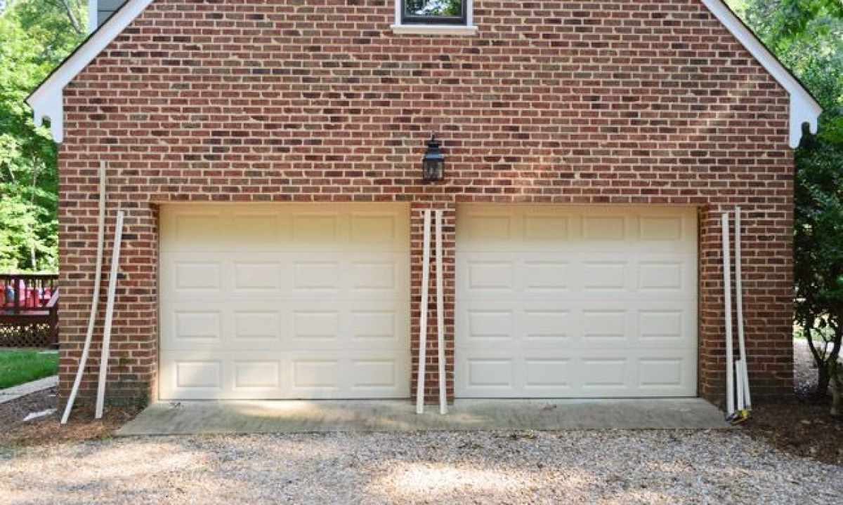 How to construct brick garage