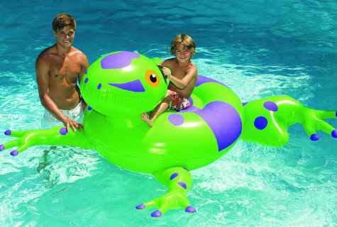 The pool for giving: inflatable or assembly?