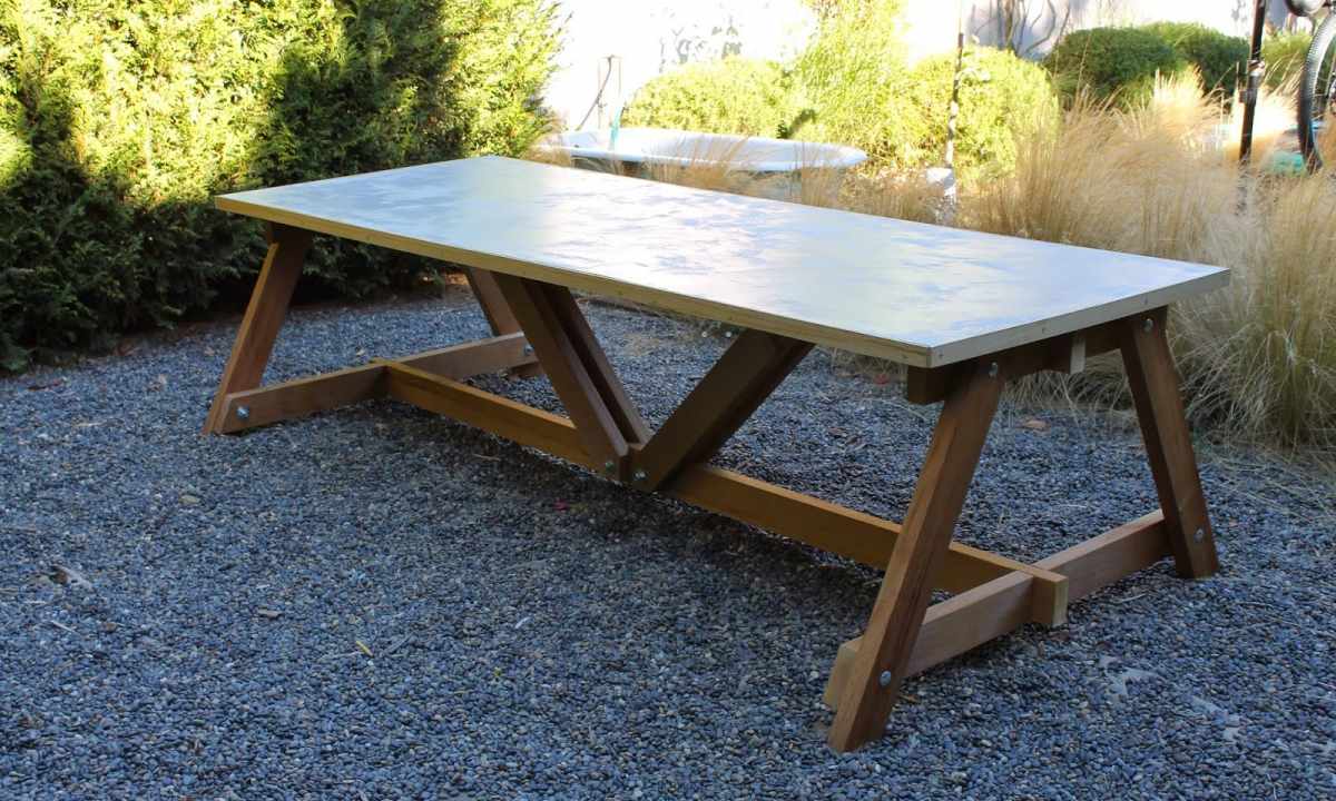 How to make table for picnic with own hands