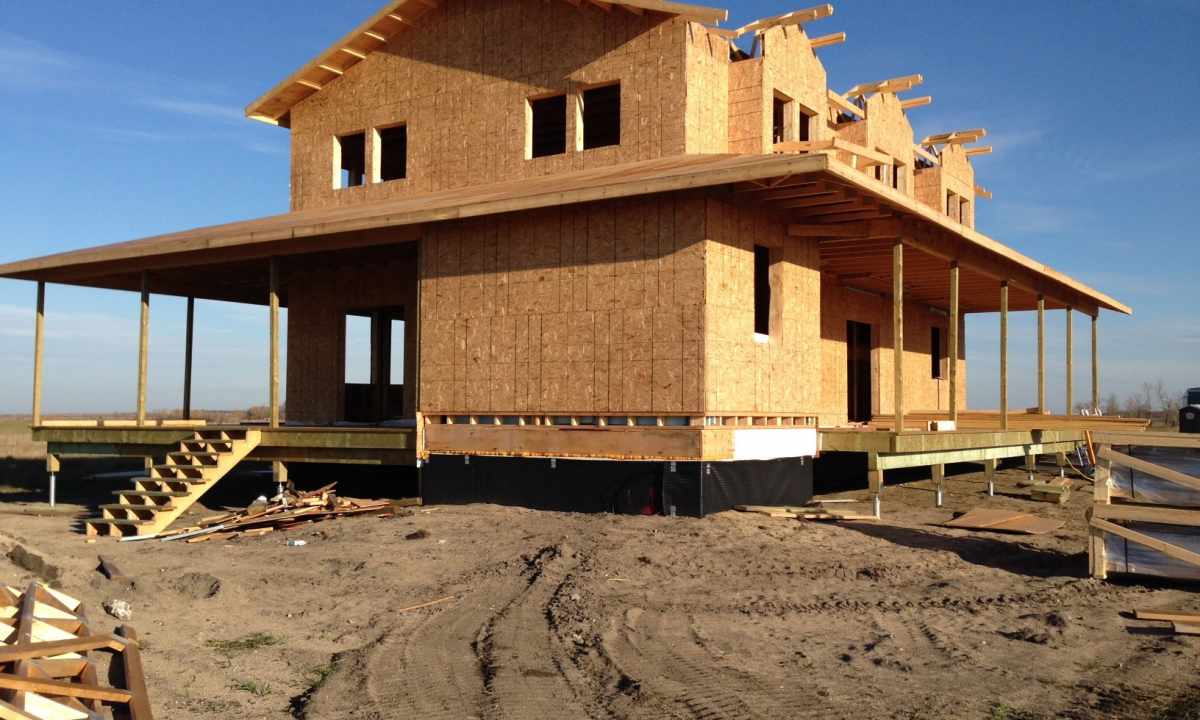 How to build the house on piles