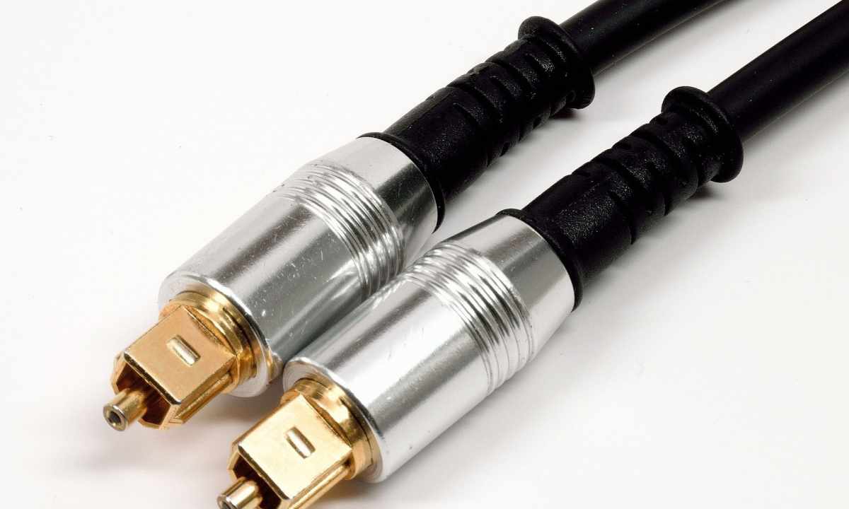 How to choose the optical cable