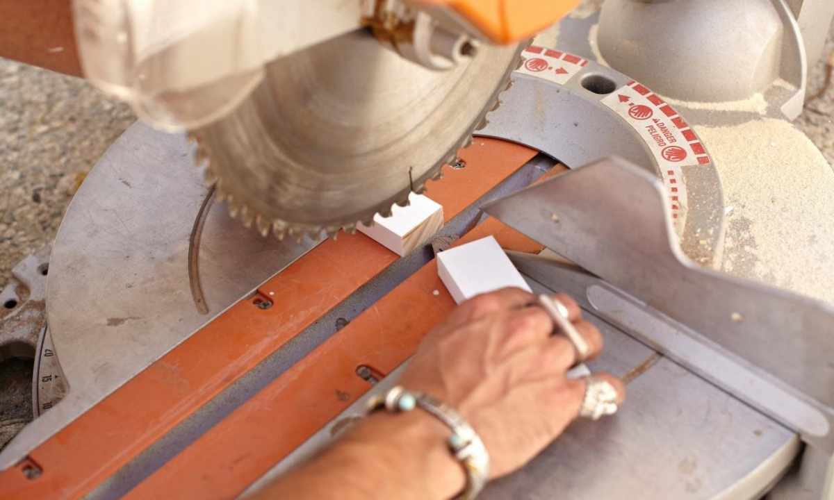 How to make iron door with own hands