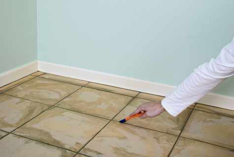 How to remove primer from tile