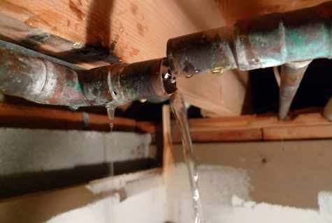 How to stop pipe leak