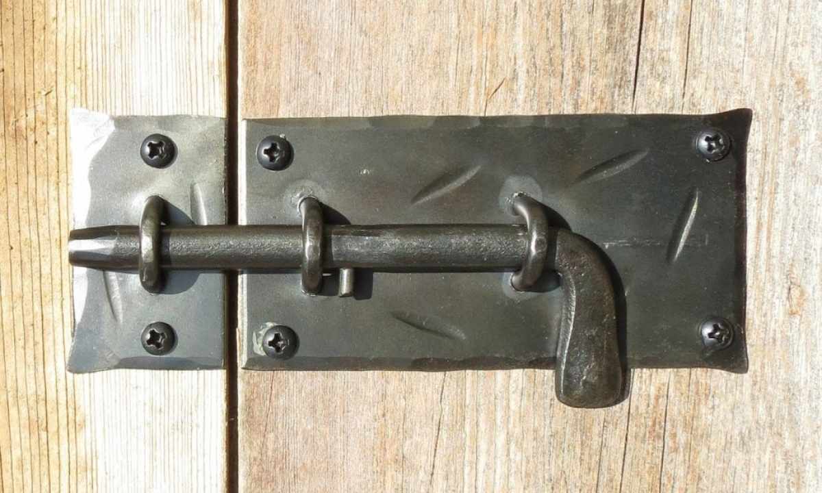 How to adjust iron door