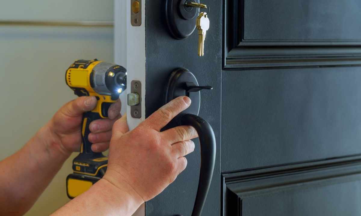 How to repair door opening