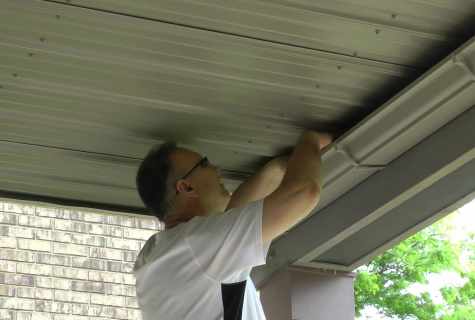 How to attach eaves to ceiling