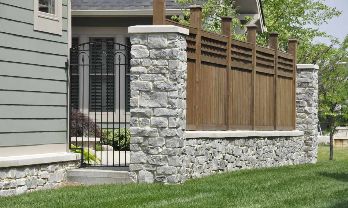 How to build fence from stone