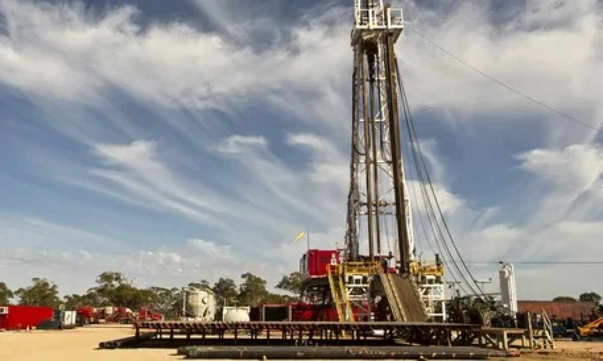 How to make the drilling rig with own hands
