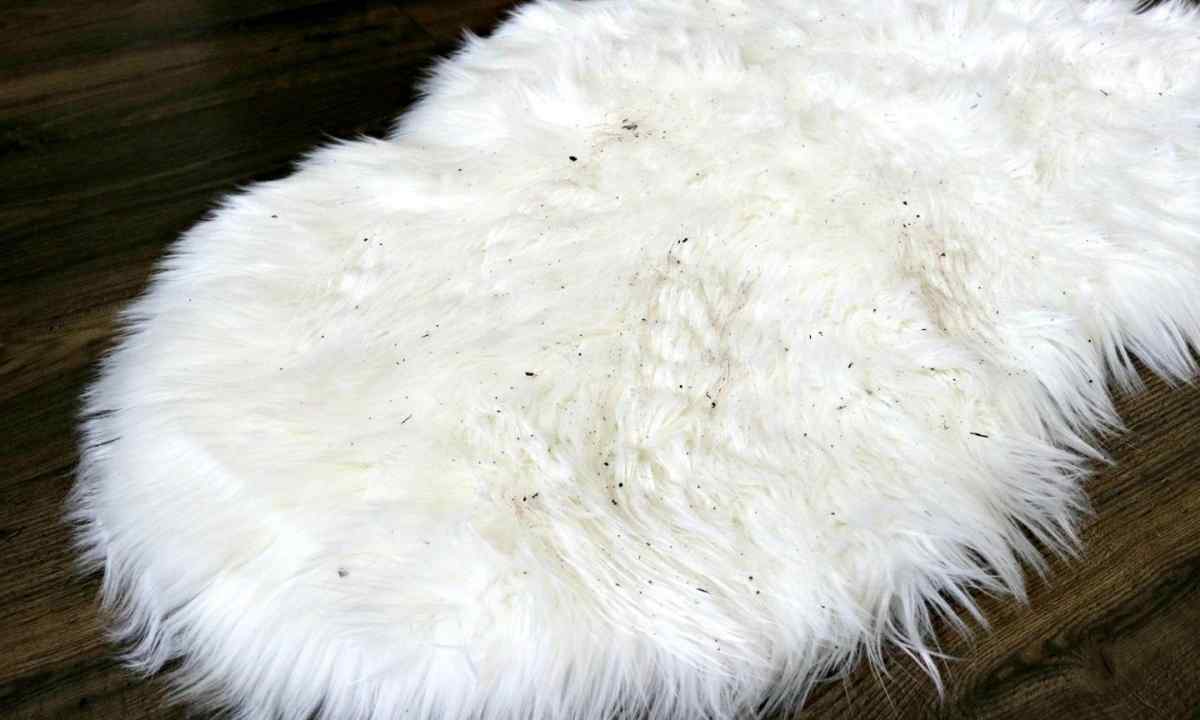 How to clean sheep skin