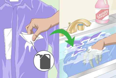 How to clean off pitch from clothes