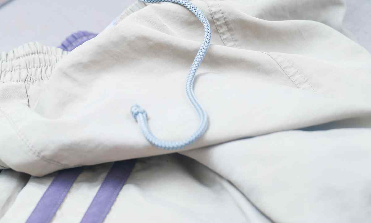 How to purify fabric from chewing gum