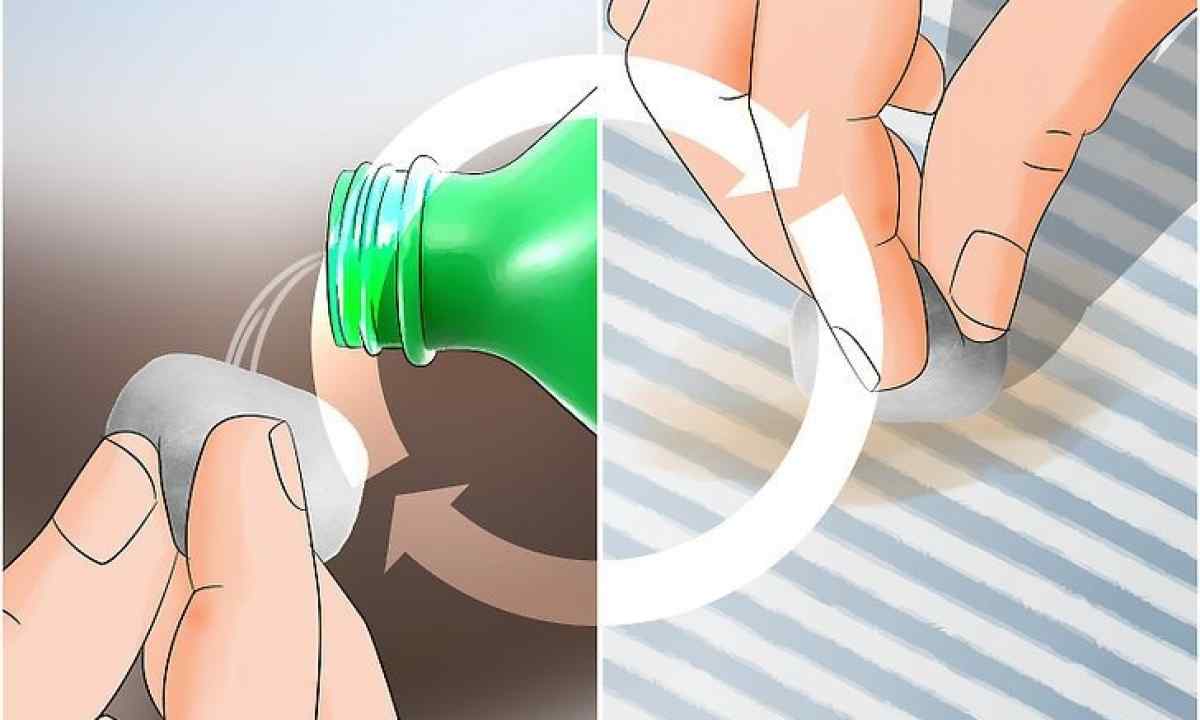 How to remove pitch spots from clothes
