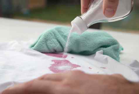 How to remove blood spots from clothes