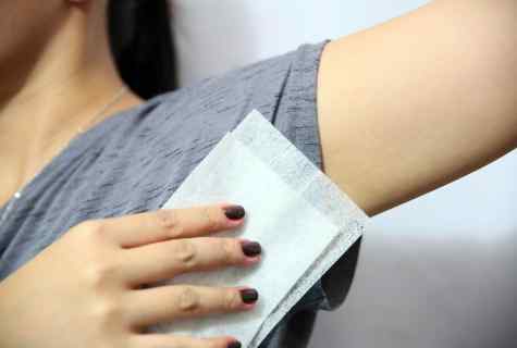 How to remove spots from sweat from clothes