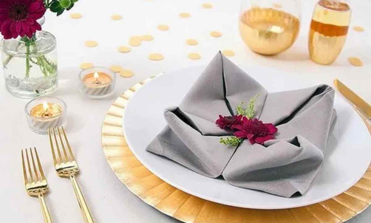 How to put napkins on table