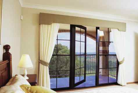 What curtains to choose for the bedroom with balcony