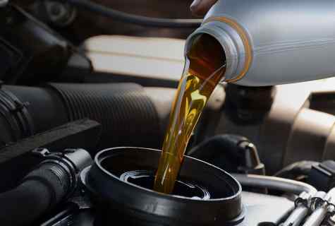 How to wash spots from lubricating oil
